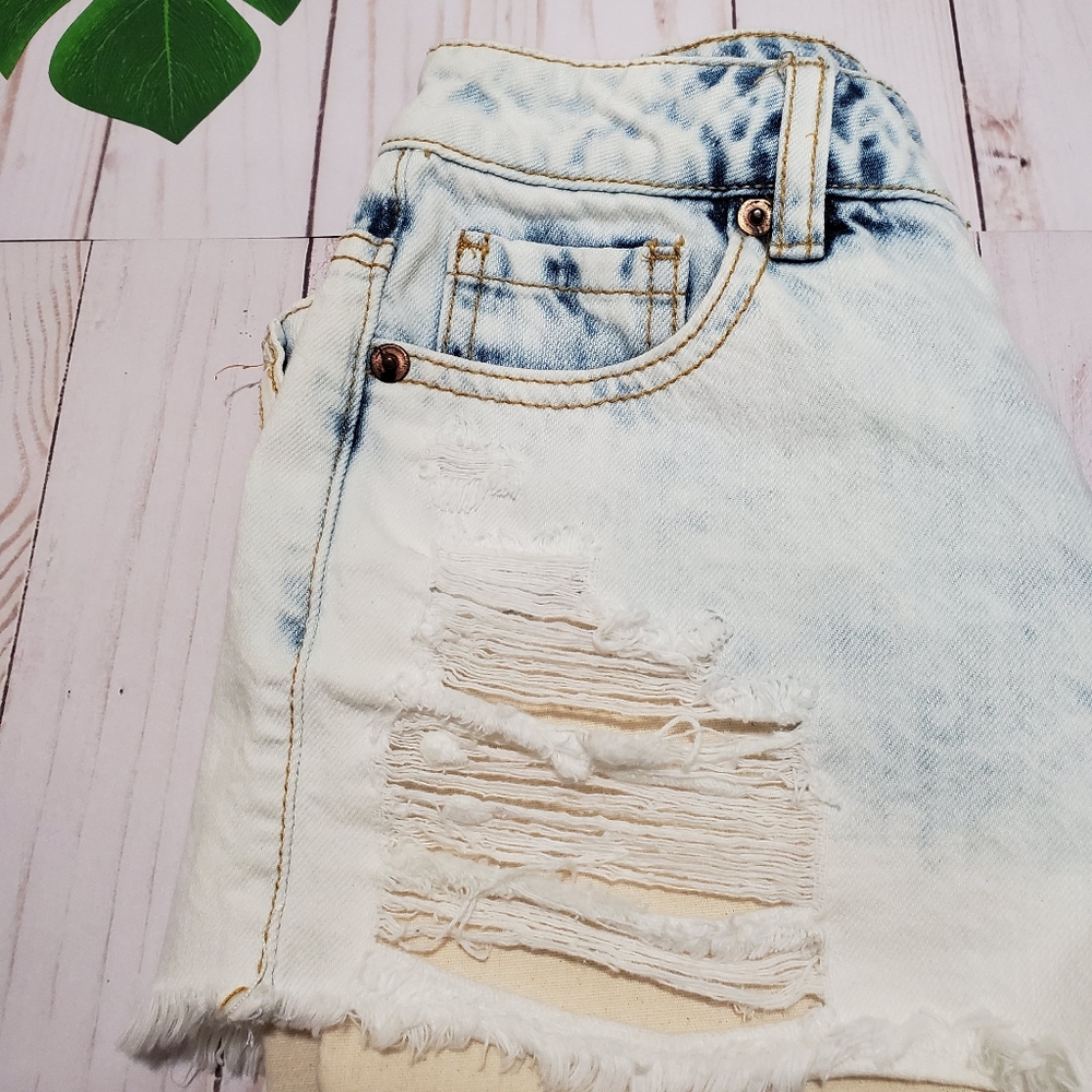 Forever 21 Shorts - Picture 5 of 8